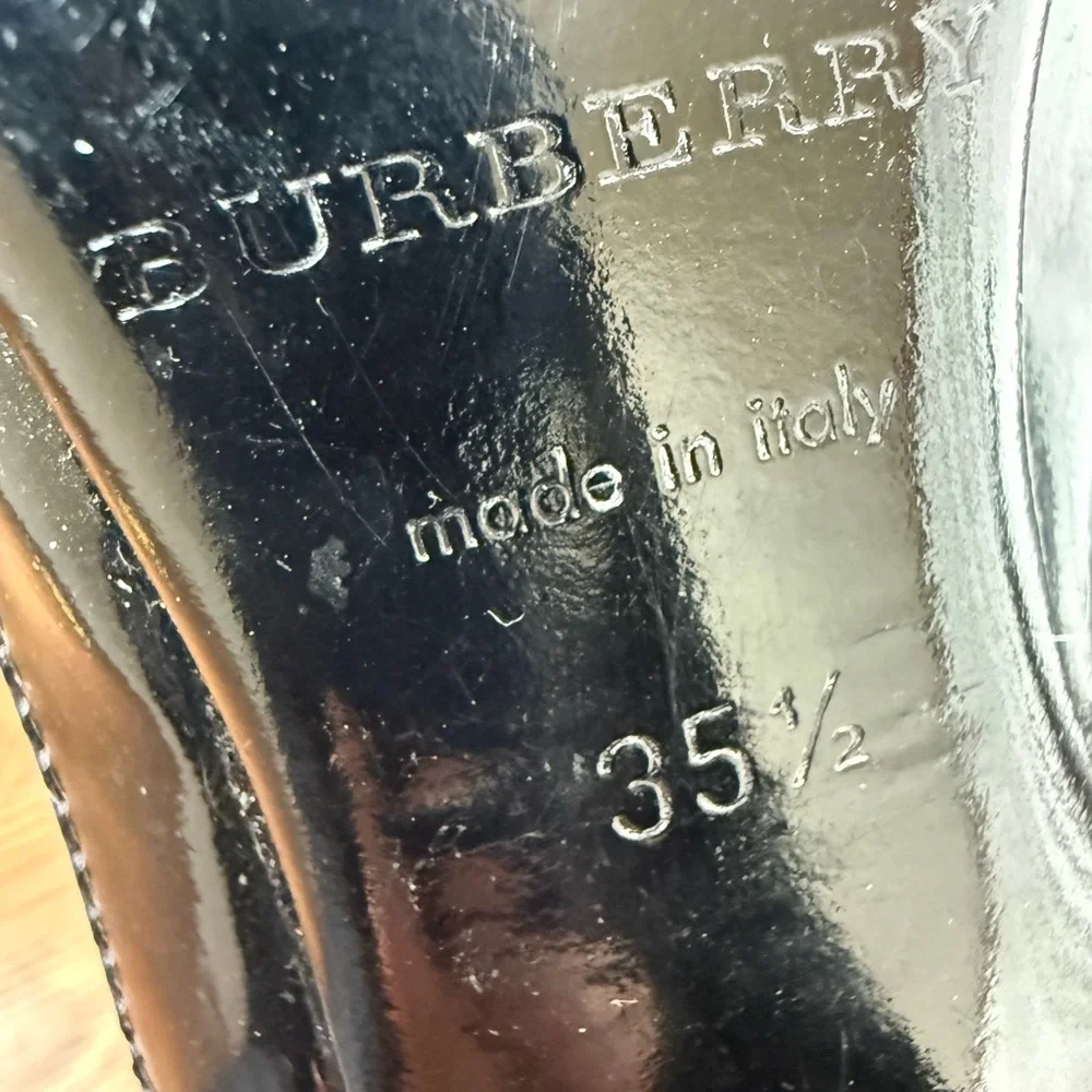 BURBERRY Patent Leather Pumps Heels Plaid Nova Check Buckle Old Money‎ 35.5